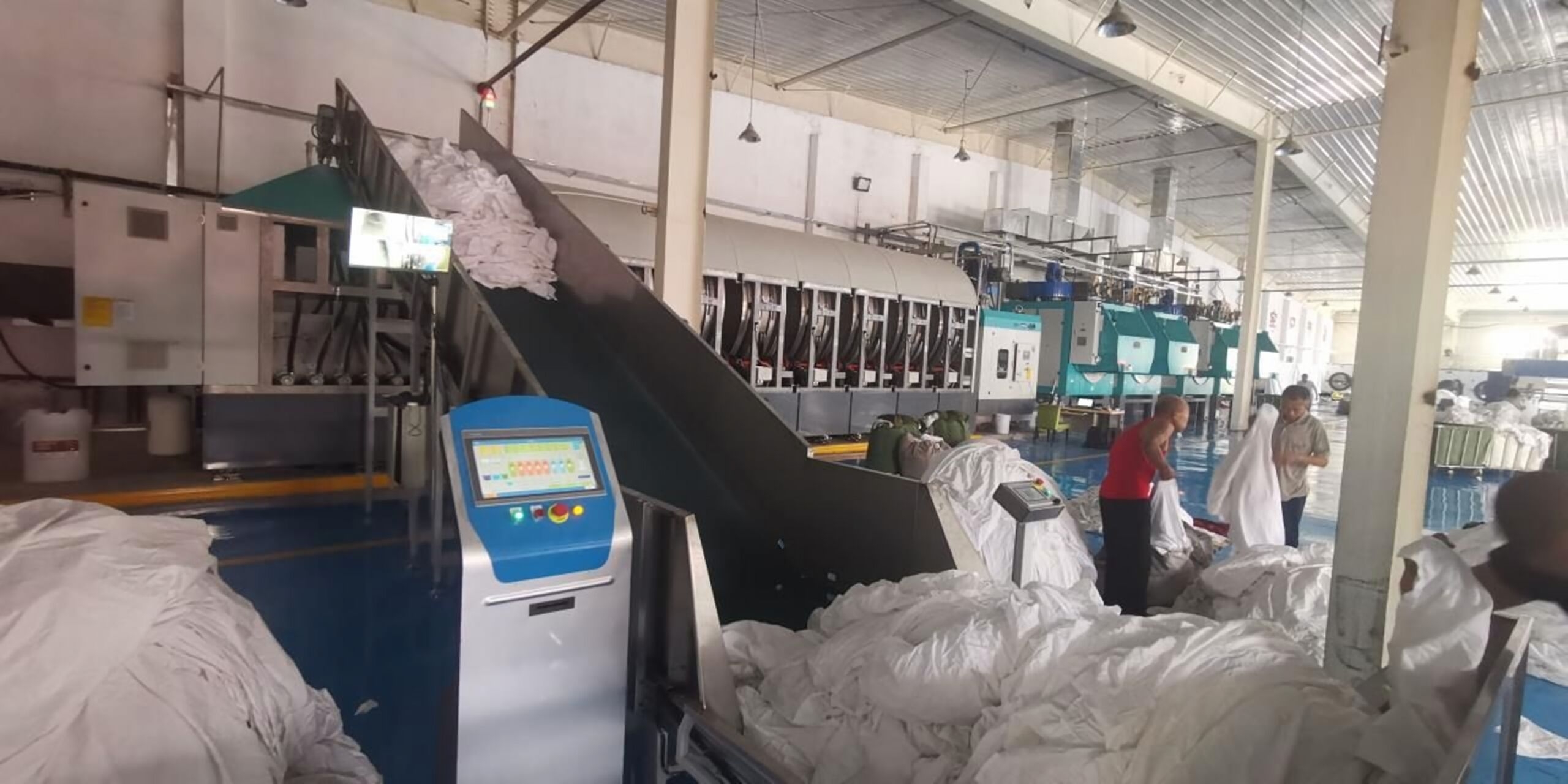 洗衣龙整套洗涤解决方案,从布草入仓到压榨脱水一体化(图1) 洗衣龙整套洗涤解决方案,从布草入仓到压榨脱水一体化(图1)